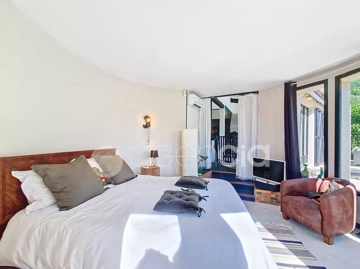 Image No.16-5 Bed House for sale