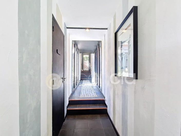 Image No.17-5 Bed House for sale