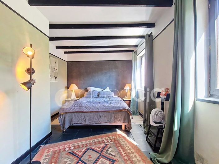 Image No.20-5 Bed House for sale