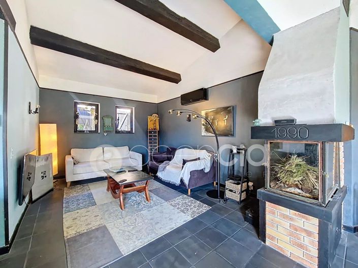 Image No.7-5 Bed House for sale