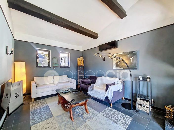 Image No.8-5 Bed House for sale