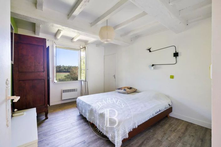 Image No.11-8 Bed House for sale