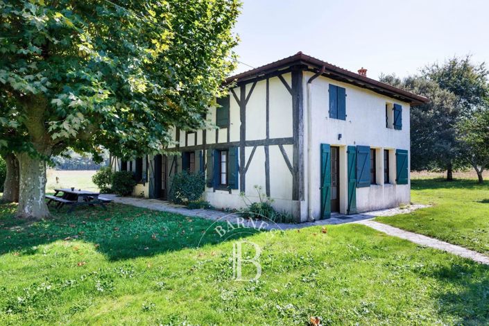 Image No.2-8 Bed House for sale