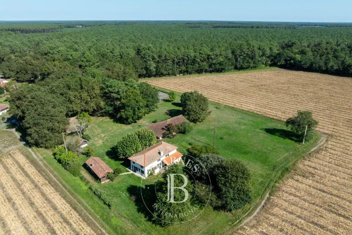 Image No.26-8 Bed House for sale