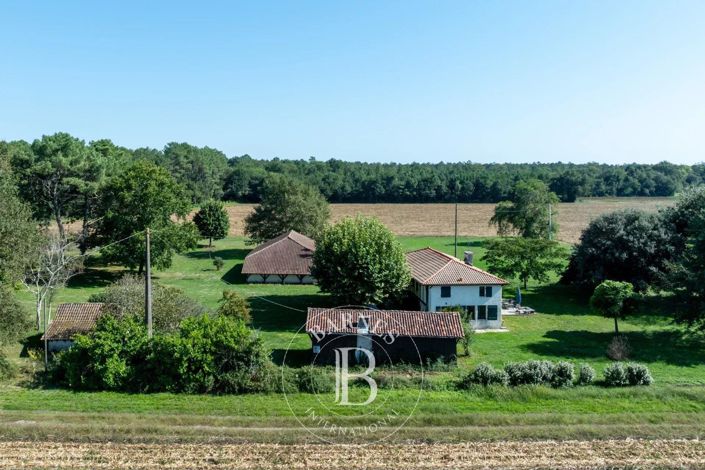 Image No.27-8 Bed House for sale