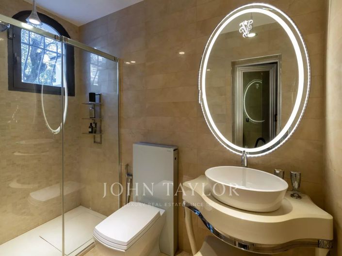 Image No.16-5 Bed House for sale