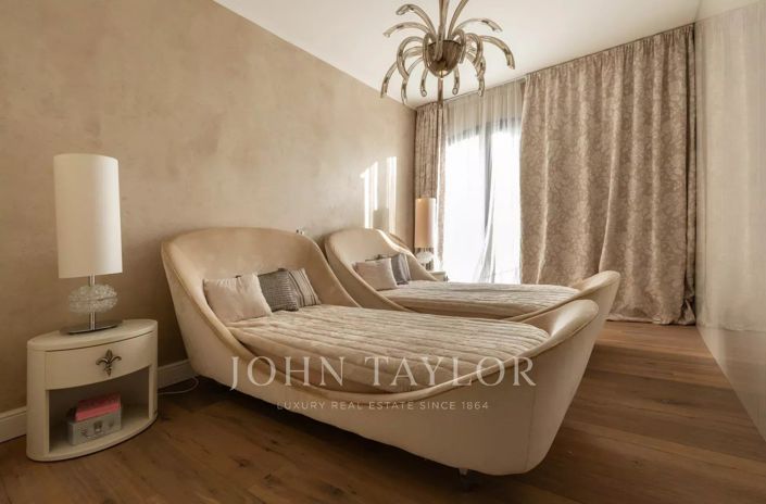 Image No.18-5 Bed House for sale