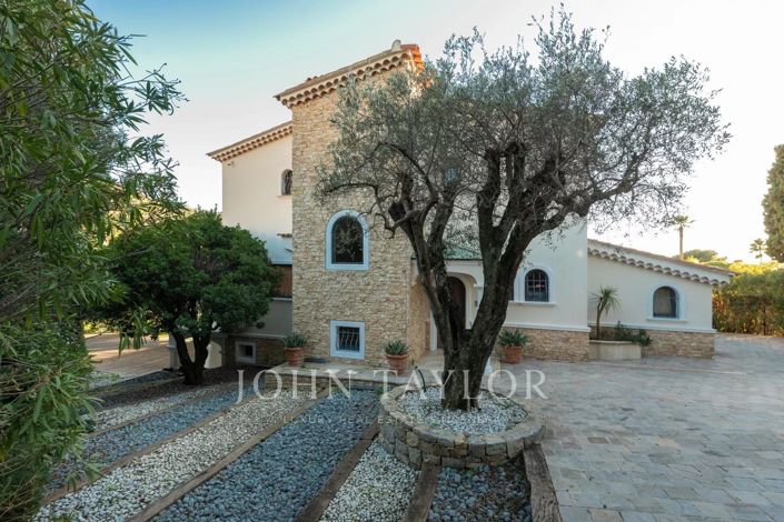 Image No.3-5 Bed House for sale