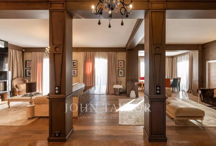 Image No.9-5 Bed House for sale