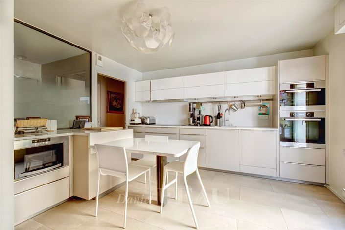 Image No.11-5 Bed Apartment for sale