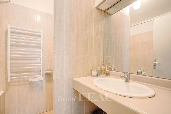 Image No.18-5 Bed Apartment for sale