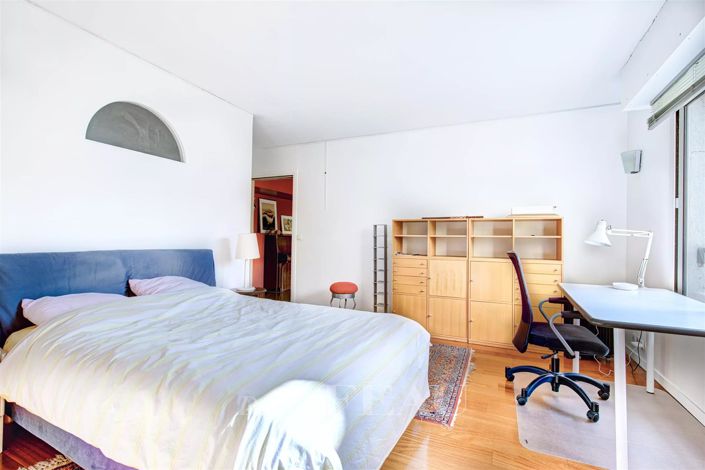 Image No.9-5 Bed Apartment for sale