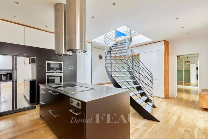 Image No.6-4 Bed House for sale