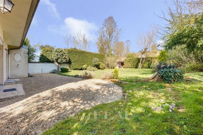 Image No.16-5 Bed House for sale