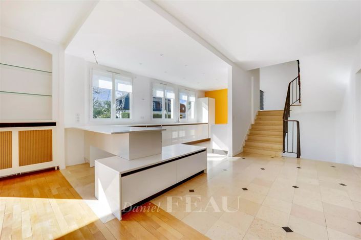 Image No.4-5 Bed House for sale