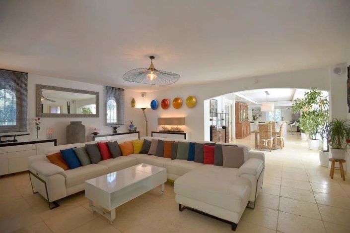 Image No.7-4 Bed House for sale