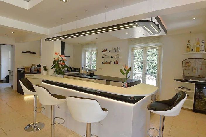 Image No.9-4 Bed House for sale