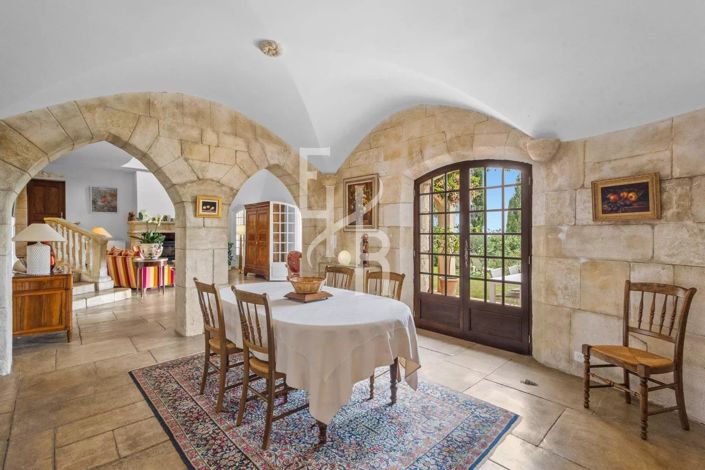 Image No.12-4 Bed House for sale