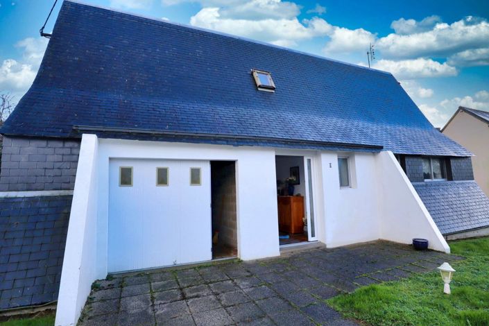 Image No.1-4 Bed House for sale