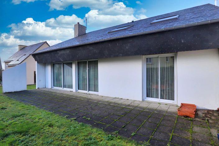 Image No.2-4 Bed House for sale