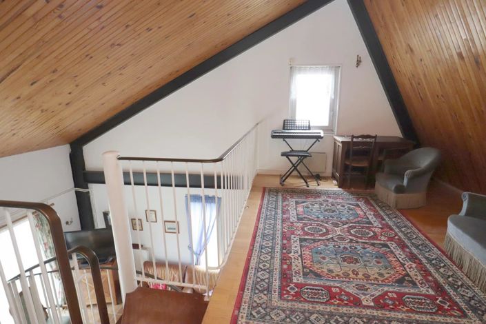 Image No.8-4 Bed House for sale