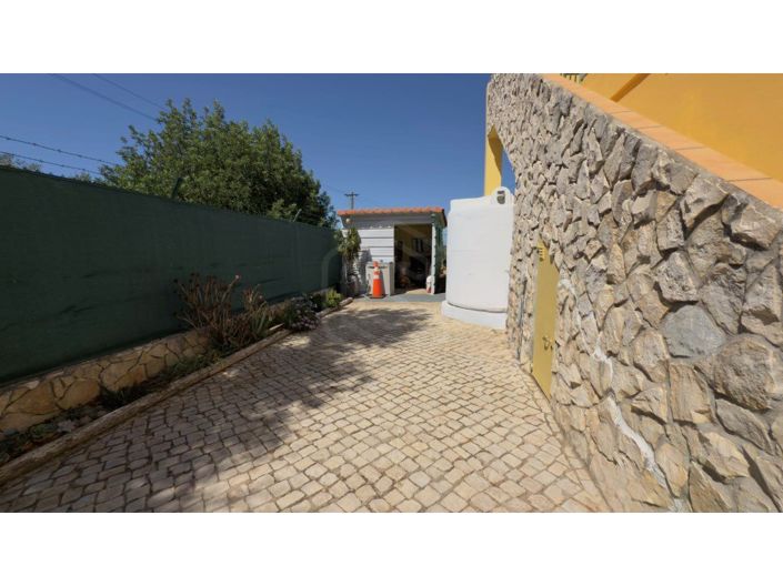 Image No.12-2 Bed House for sale