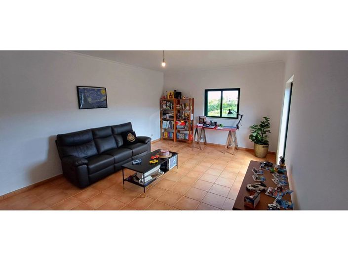 Image No.41-2 Bed House for sale