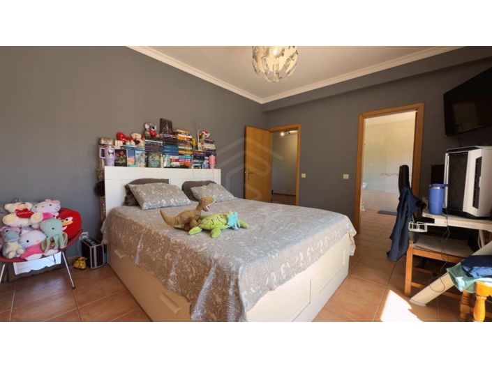 Image No.44-2 Bed House for sale