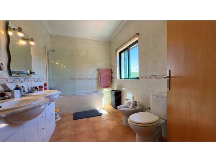 Image No.46-2 Bed House for sale
