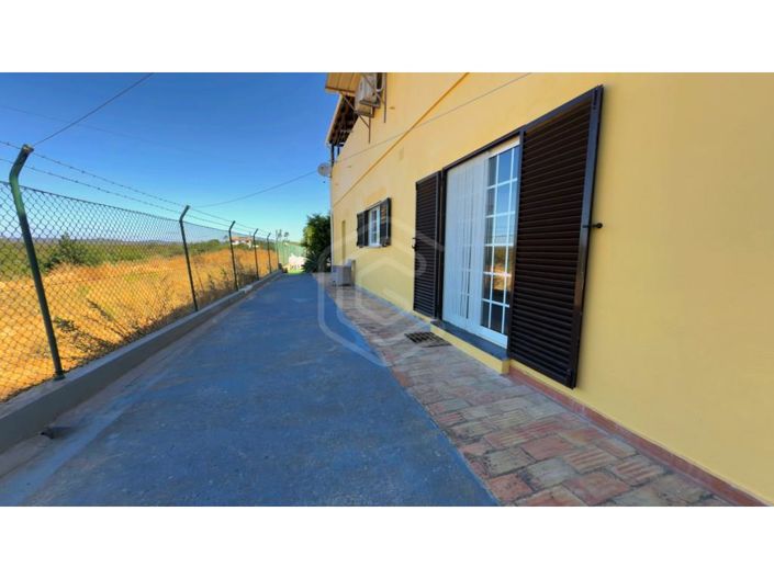 Image No.8-2 Bed House for sale