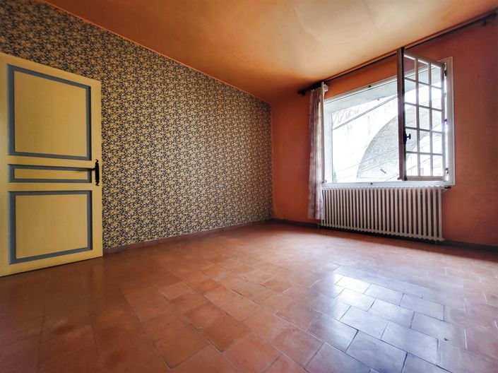 Image No.10-3 Bed House for sale