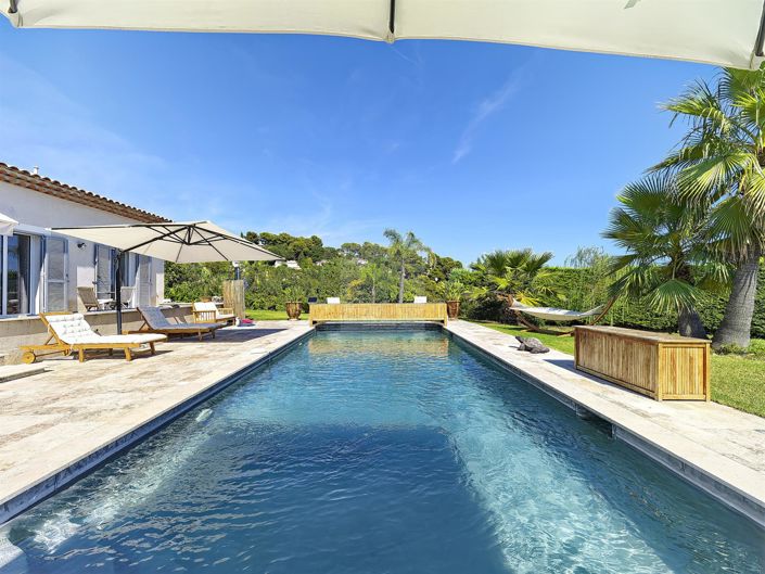 Image No.1-4 Bed House for sale