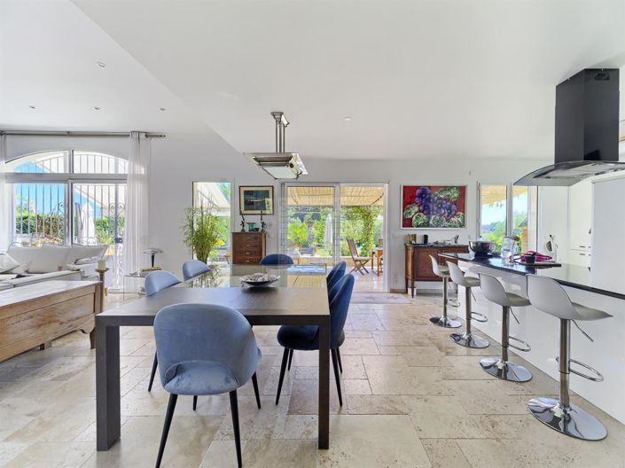 Image No.6-4 Bed House for sale