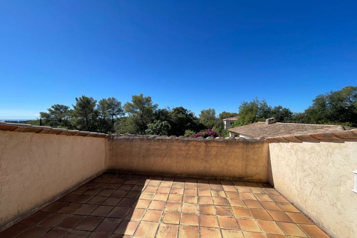 Image No.12-4 Bed House for sale