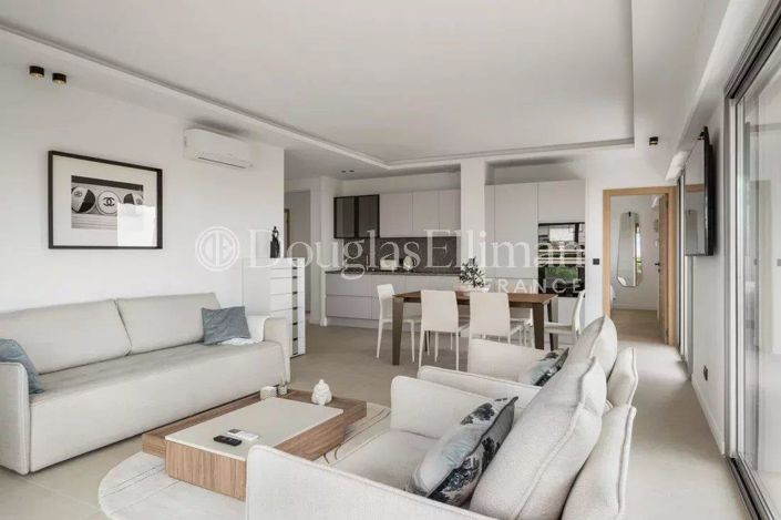 Image No.8-3 Bed Apartment for sale