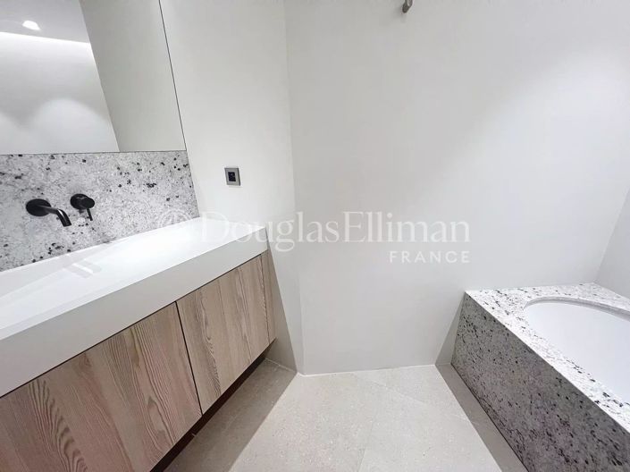 Image No.8-3 Bed Apartment for sale