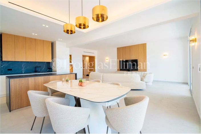 Image No.3-3 Bed Apartment for sale