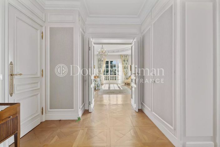 Image No.18-6 Bed House for sale