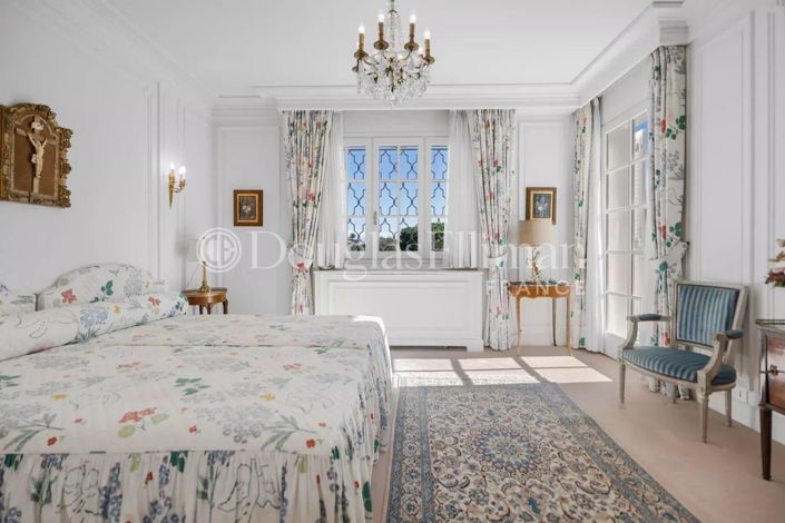 Image No.19-6 Bed House for sale