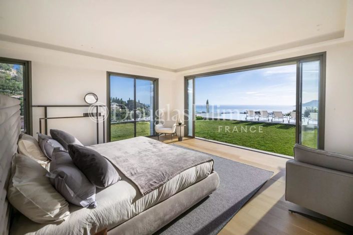 Image No.6-5 Bed House for sale