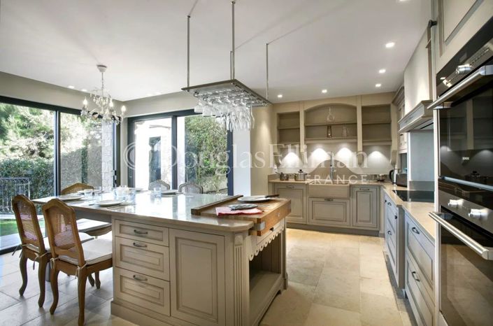 Image No.3-5 Bed House for sale