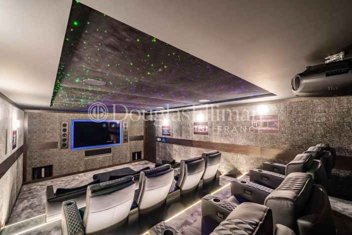 Image No.12-6 Bed House for sale