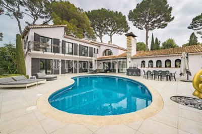 Maison de 4 chambres à vendre à Antibes