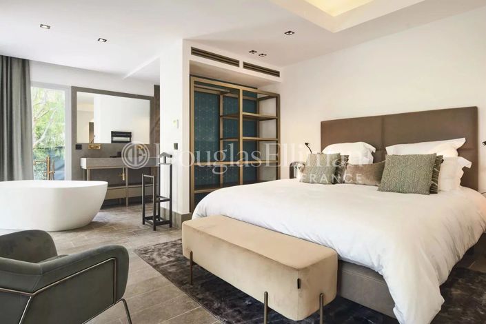 Image No.15-5 Bed House for sale