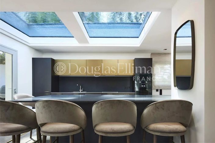 Image No.19-5 Bed House for sale