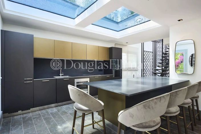 Image No.20-5 Bed House for sale