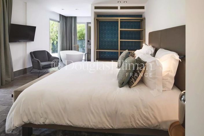 Image No.29-5 Bed House for sale