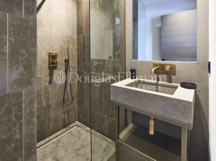 Image No.33-5 Bed House for sale