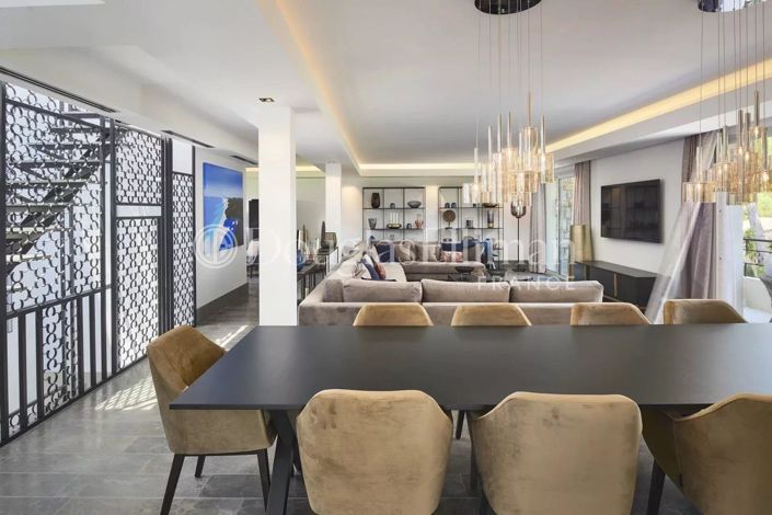 Image No.7-5 Bed House for sale