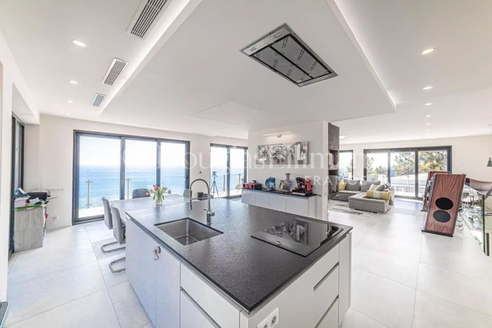 Image No.9-4 Bed House for sale